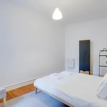 Family Comfort In Principe Real Ac And Parking Διαμέρισμα *